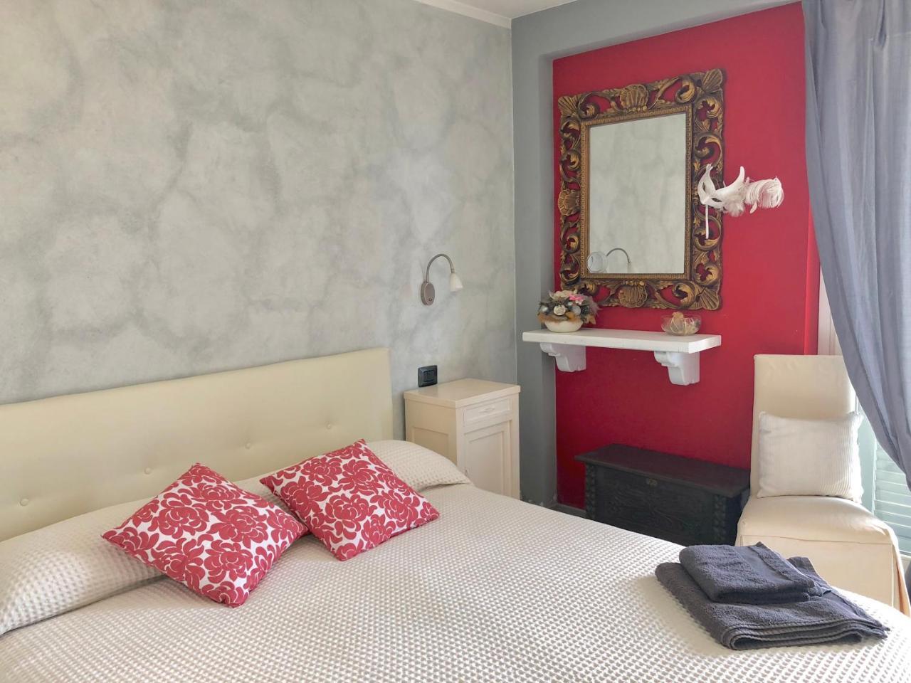 Tremezzina Appartamento Red & Grey Mezzegra Eksteriør billede